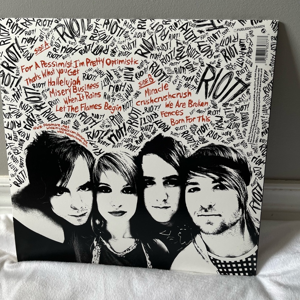 Paramore Riot Orange Vinyl - Picture 3 of 4